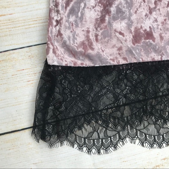 ALMOST FAMOUS Crushed velvet eyelash lace tank NWT - Picture 4 of 4